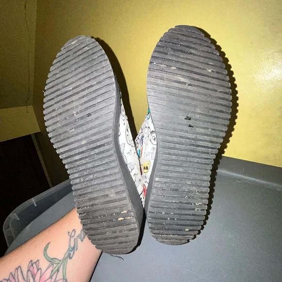 SALE Madden Girl Kids Graphic Print Boots - White and Black - Picture 6 of 7